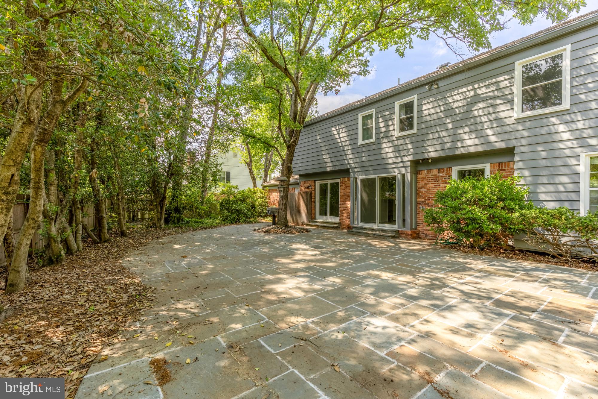8416 FOX RUN