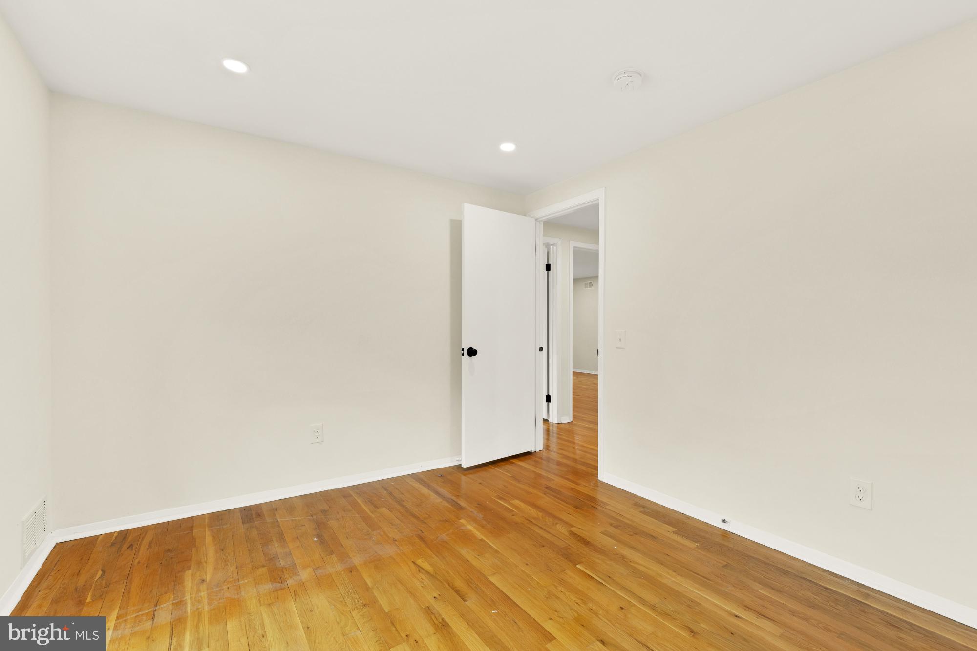 8416 FOX RUN