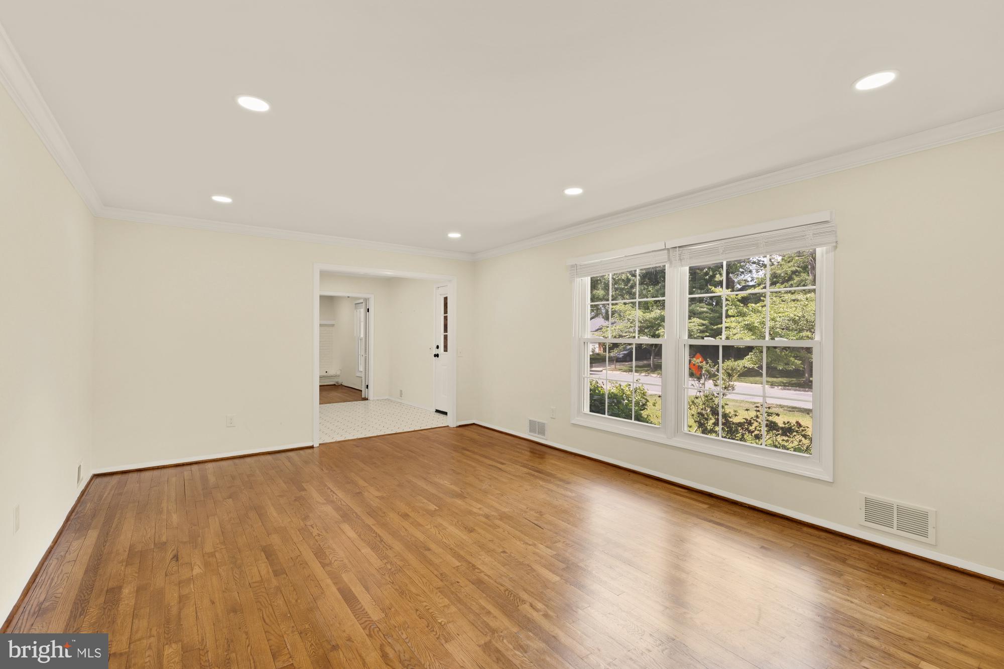 8416 FOX RUN