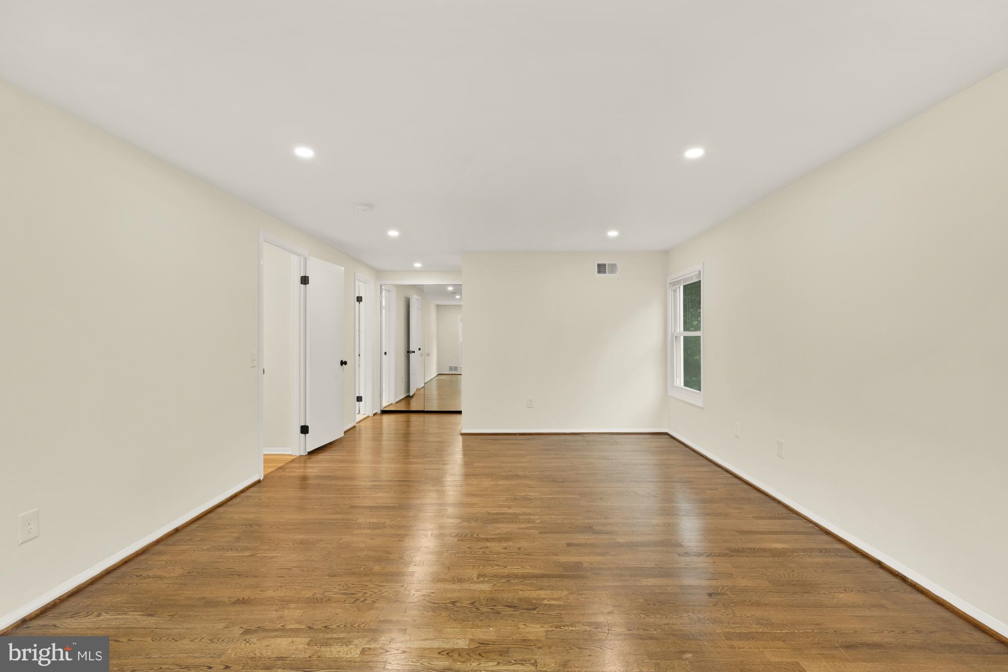 8416 FOX RUN
