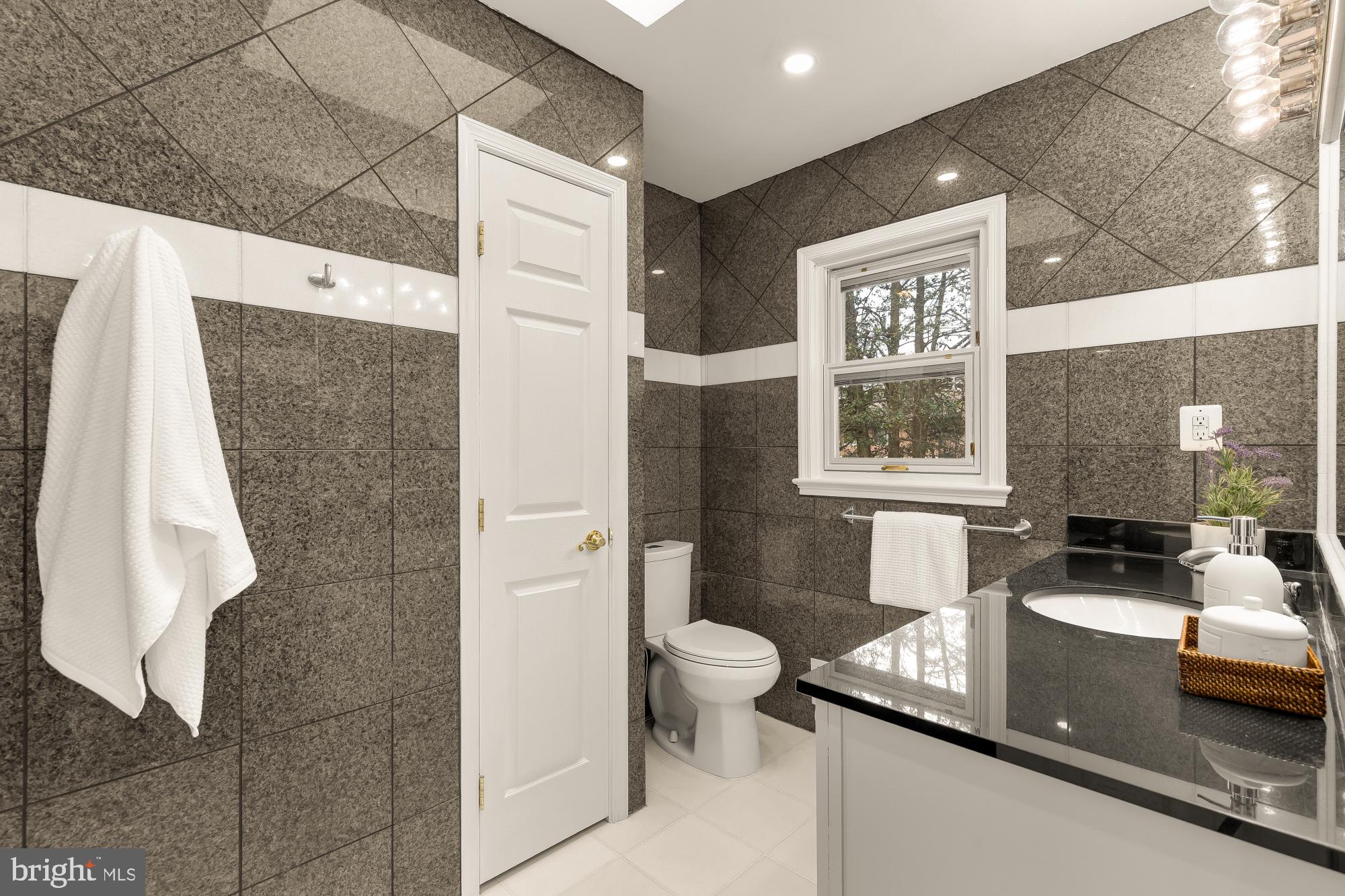 5001 OVERLEA COURT
