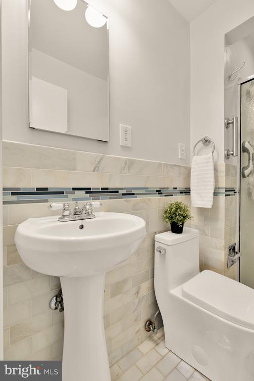 7822 MOORLAND LANE