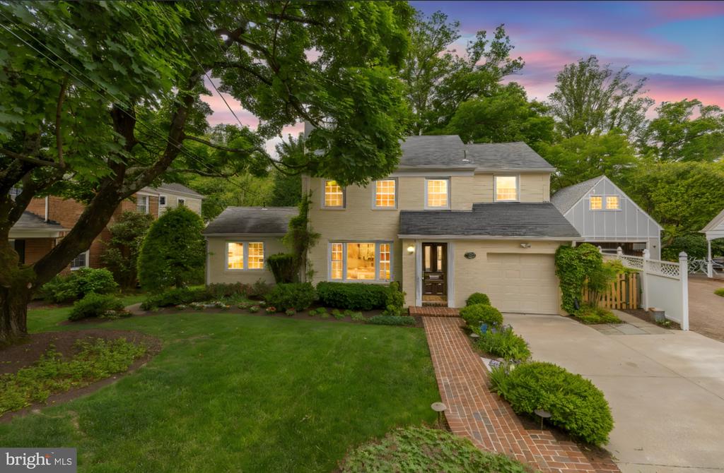 7822 MOORLAND LANE