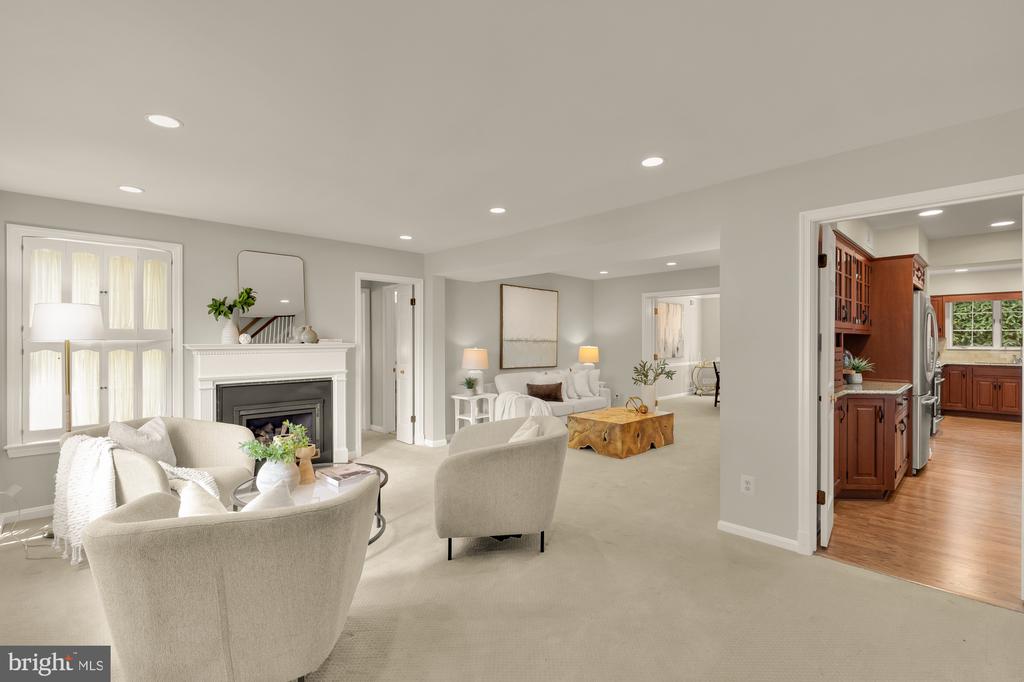 7822 MOORLAND LANE