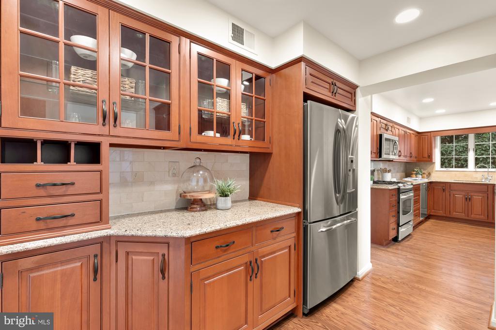 7822 MOORLAND LANE