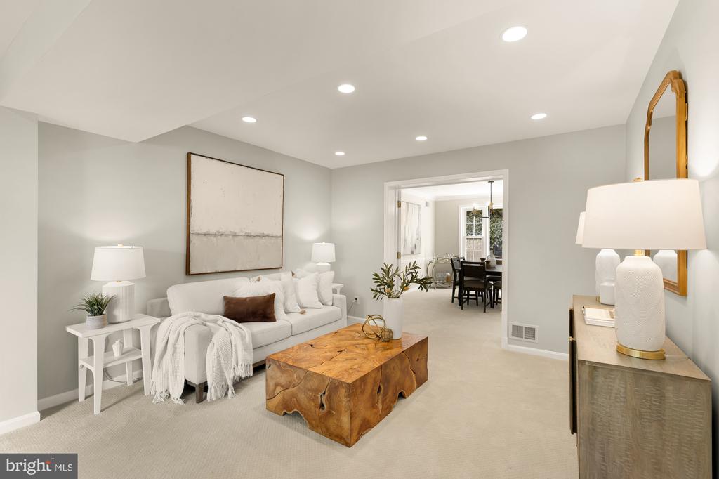 7822 MOORLAND LANE