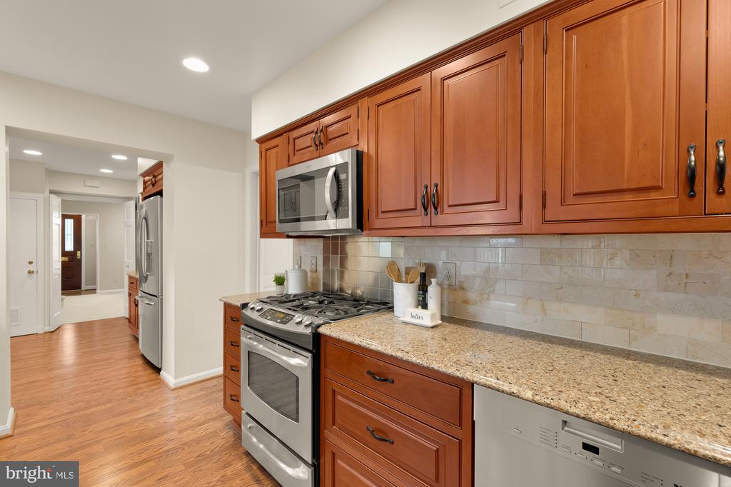 7822 MOORLAND LANE