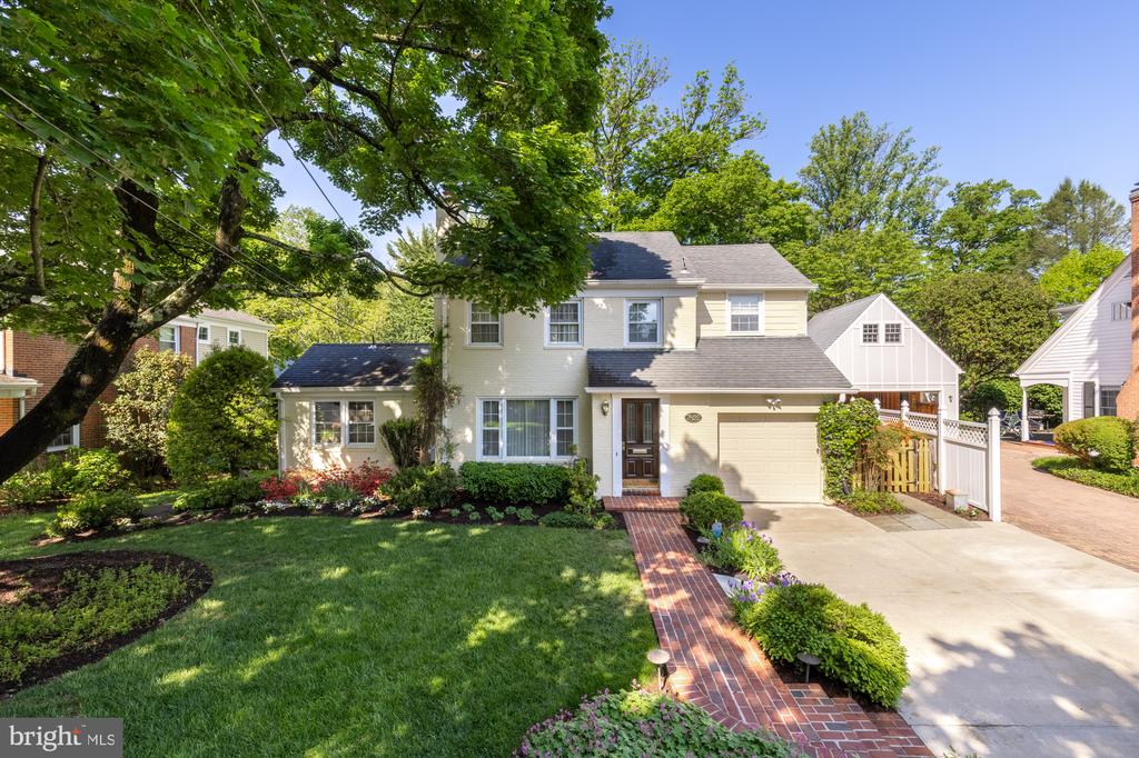 7822 MOORLAND LANE