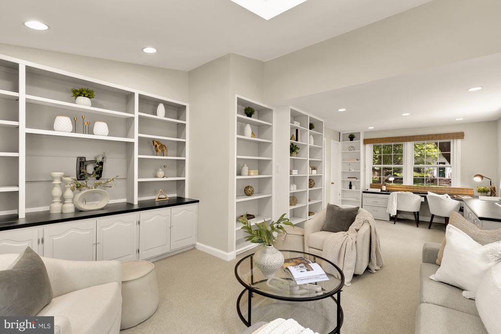 7822 MOORLAND LANE
