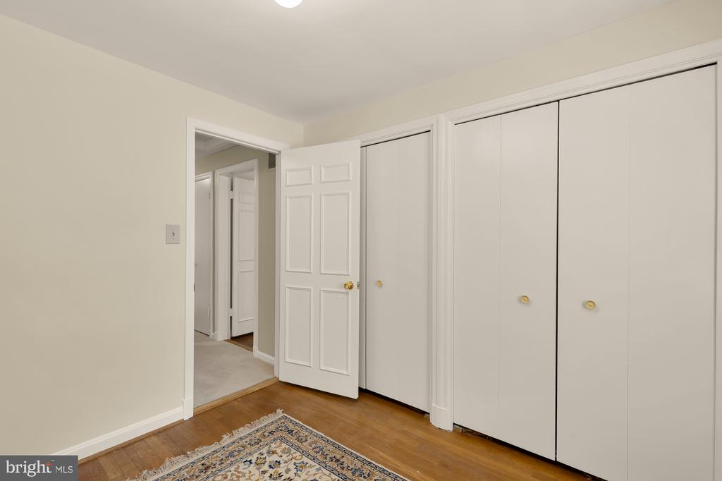 7822 MOORLAND LANE
