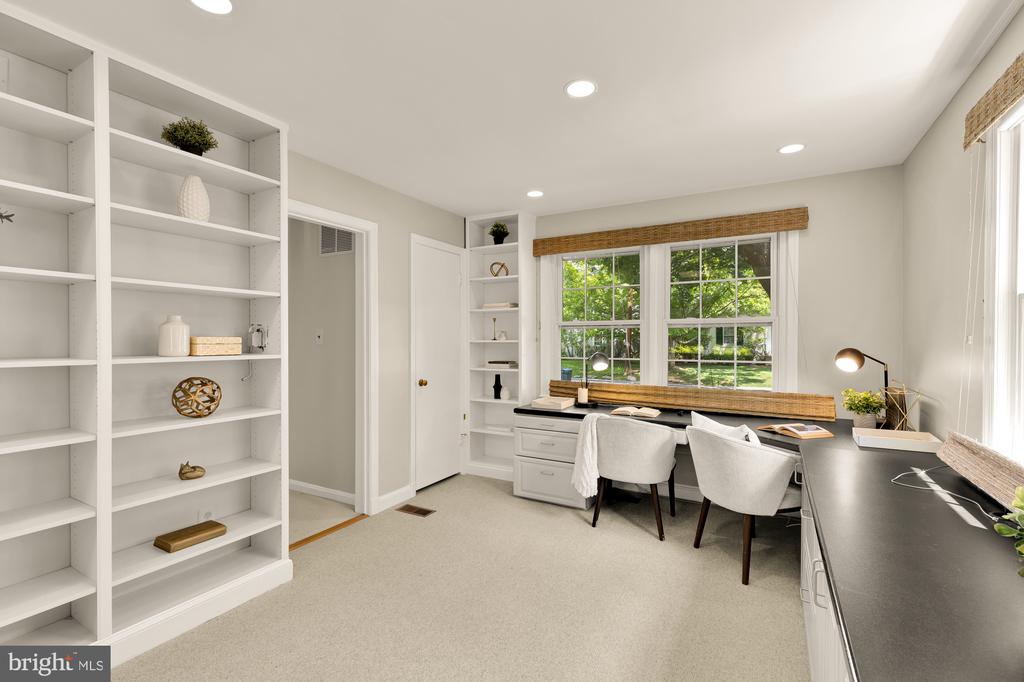 7822 MOORLAND LANE
