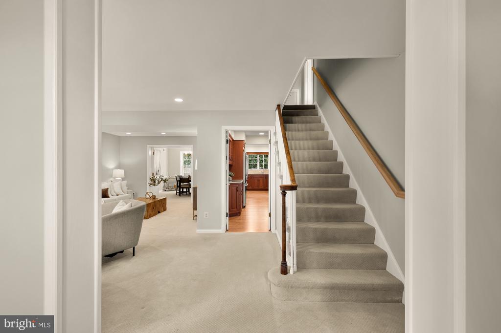 7822 MOORLAND LANE