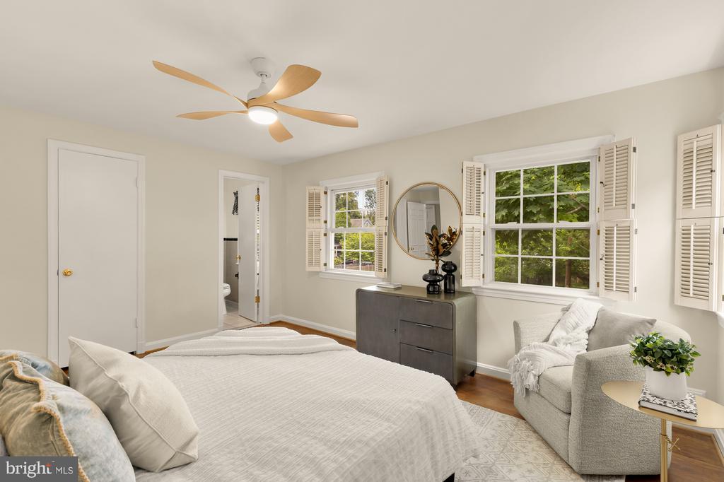 7822 MOORLAND LANE