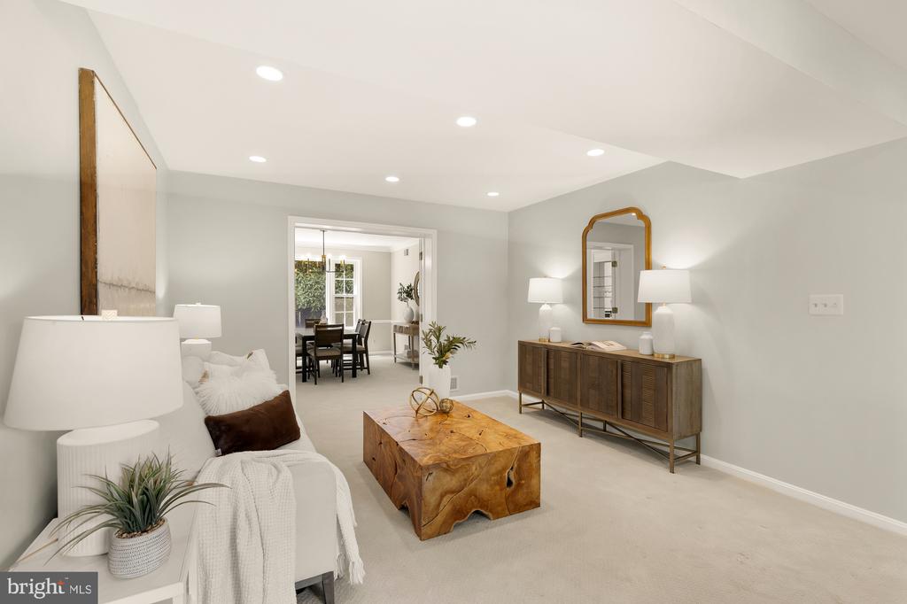 7822 MOORLAND LANE