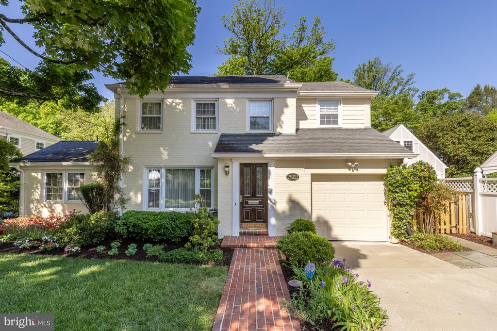 7822 MOORLAND LANE