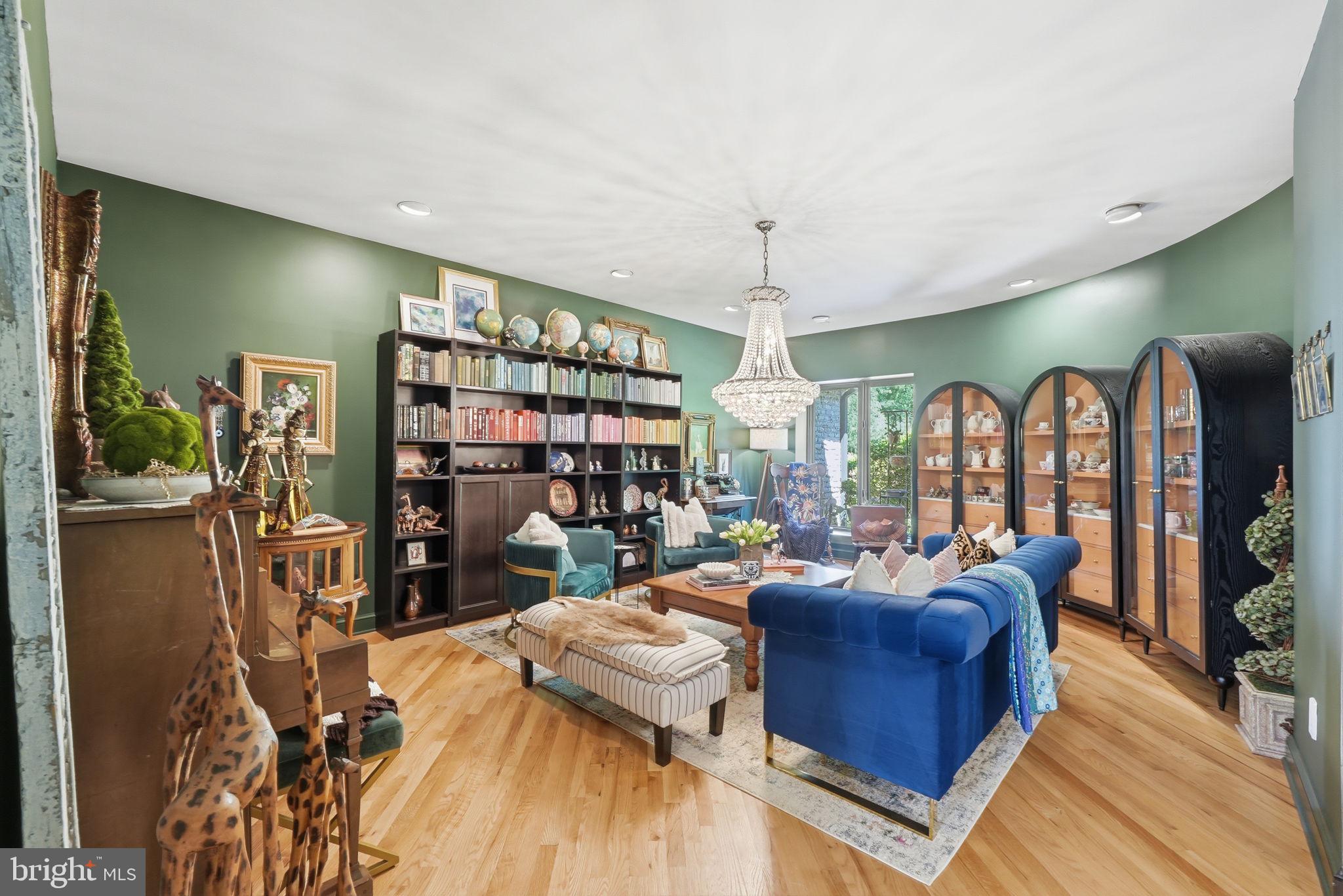 11621 LAKE POTOMAC DRIVE