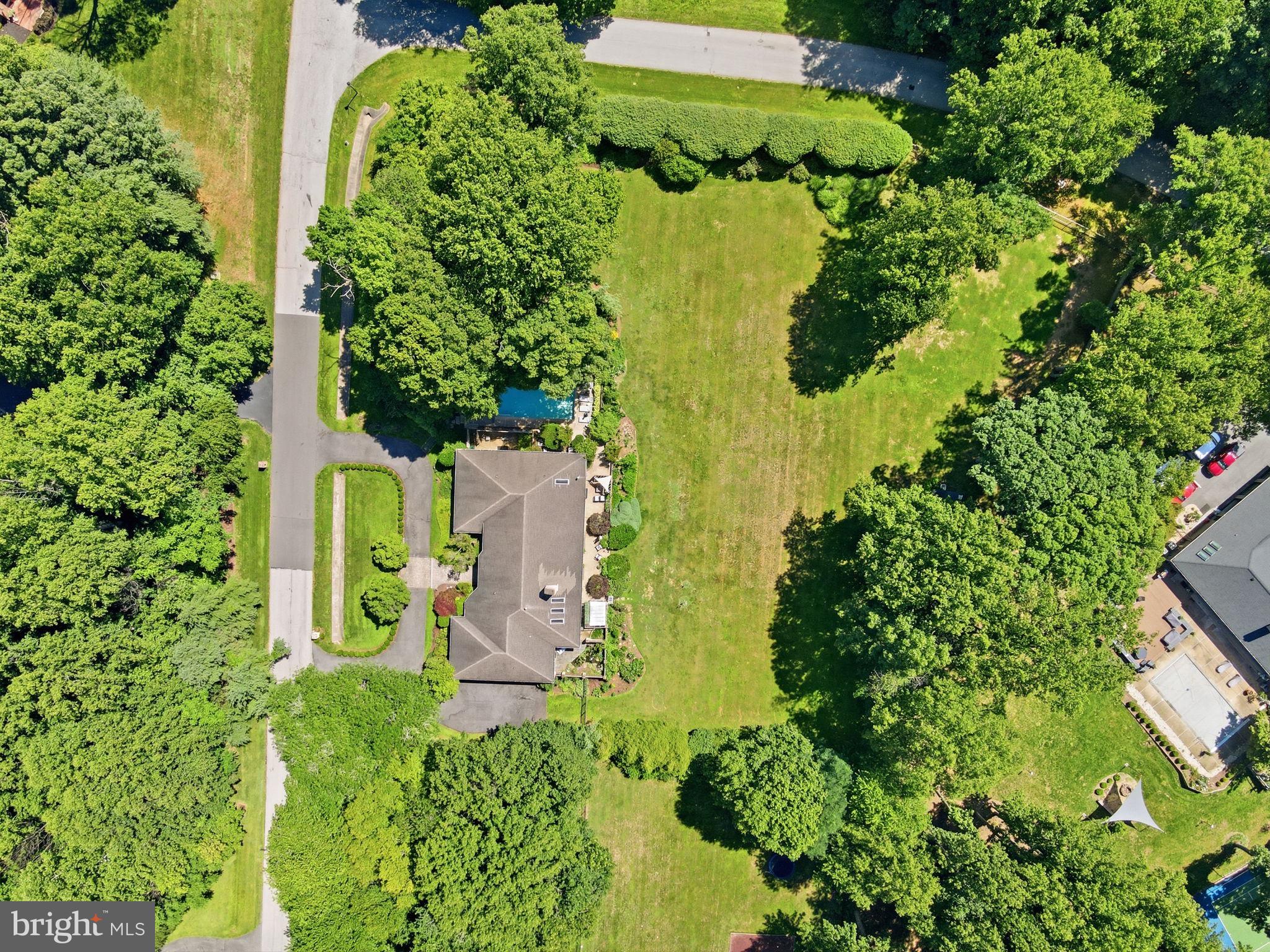 11621 LAKE POTOMAC DRIVE