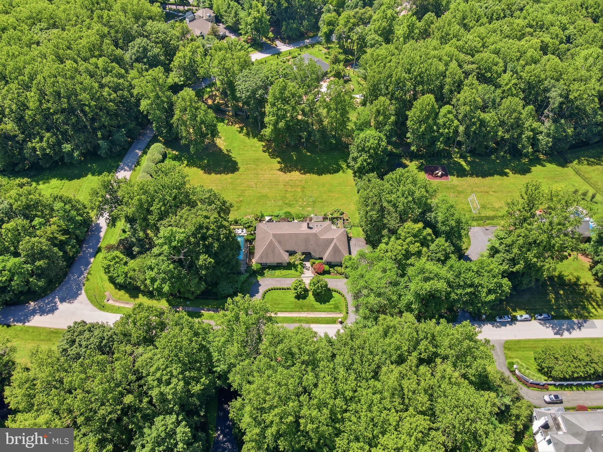 11621 LAKE POTOMAC DRIVE