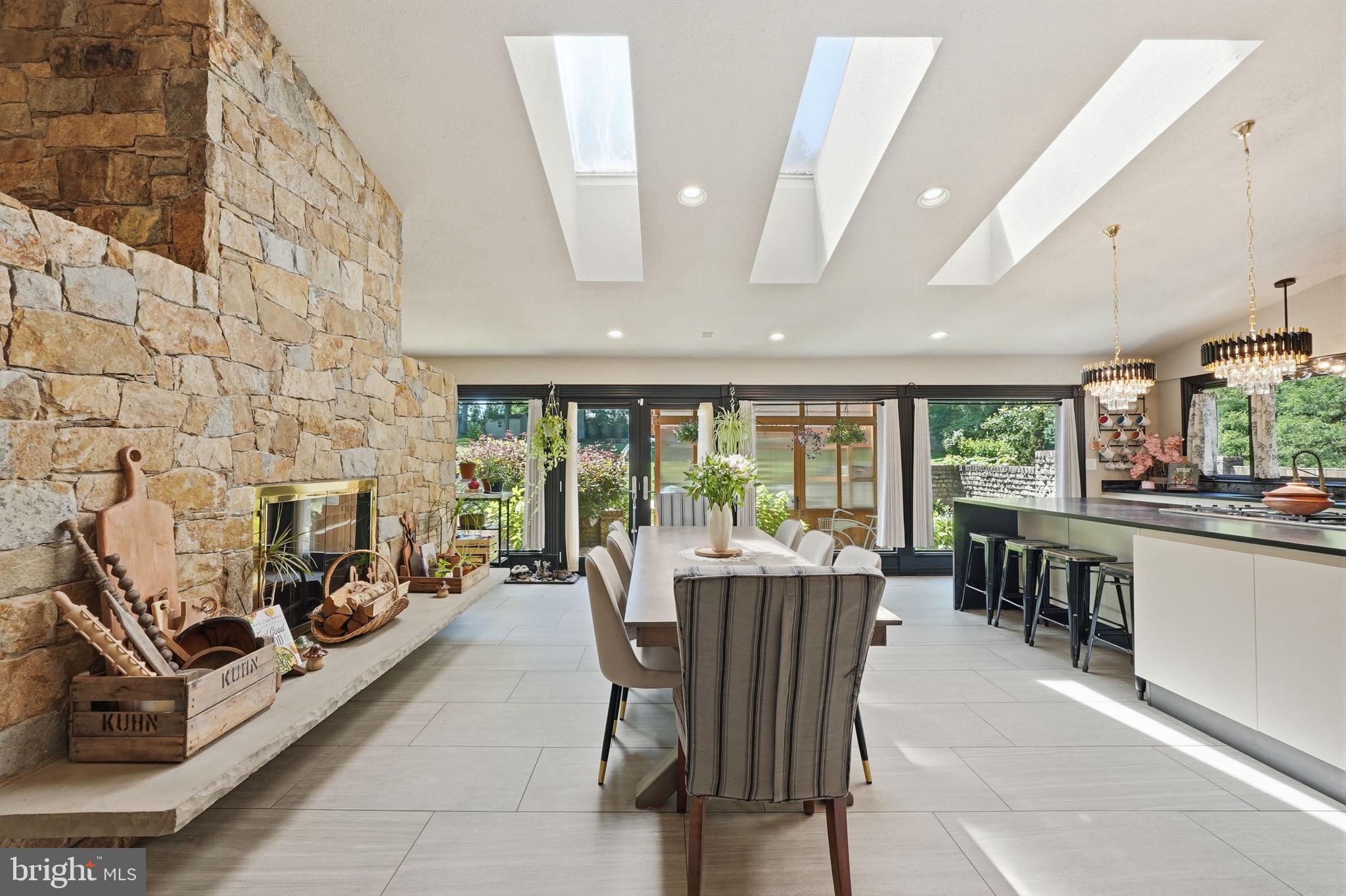 11621 LAKE POTOMAC DRIVE