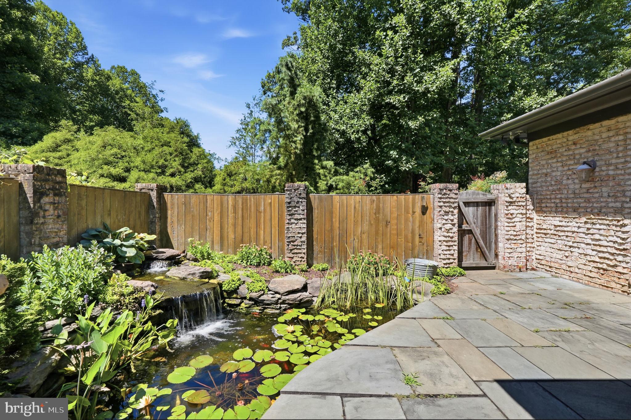 11621 LAKE POTOMAC DRIVE