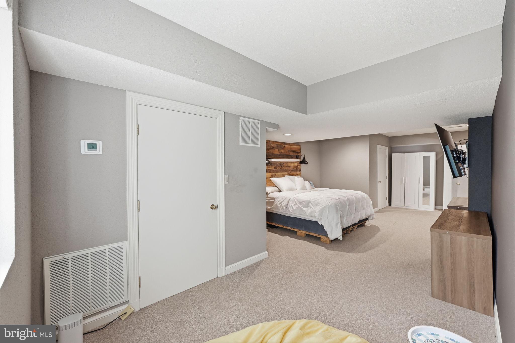 11621 LAKE POTOMAC DRIVE