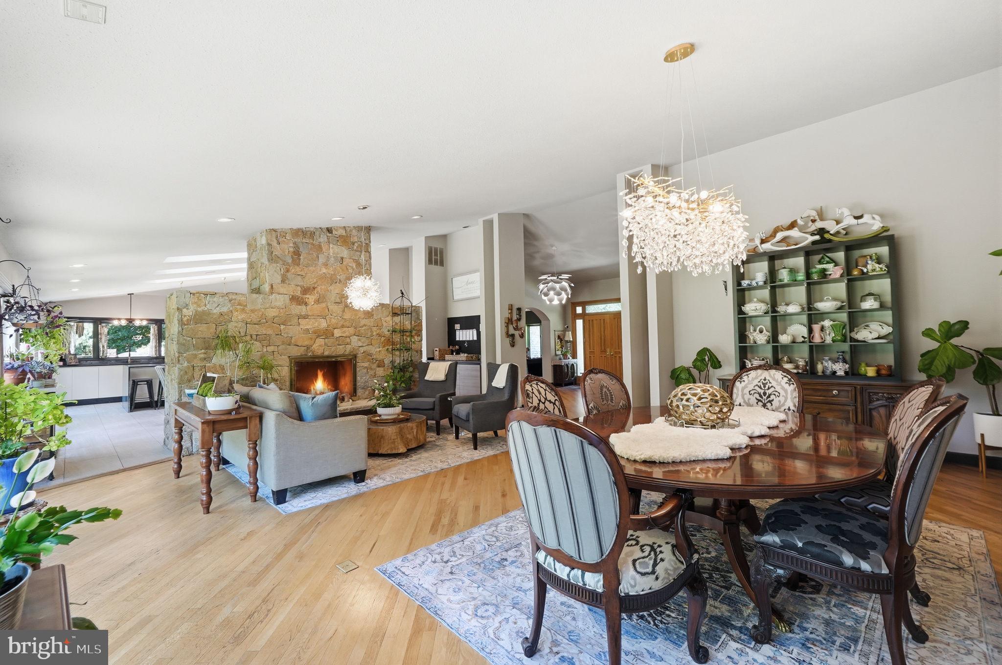 11621 LAKE POTOMAC DRIVE