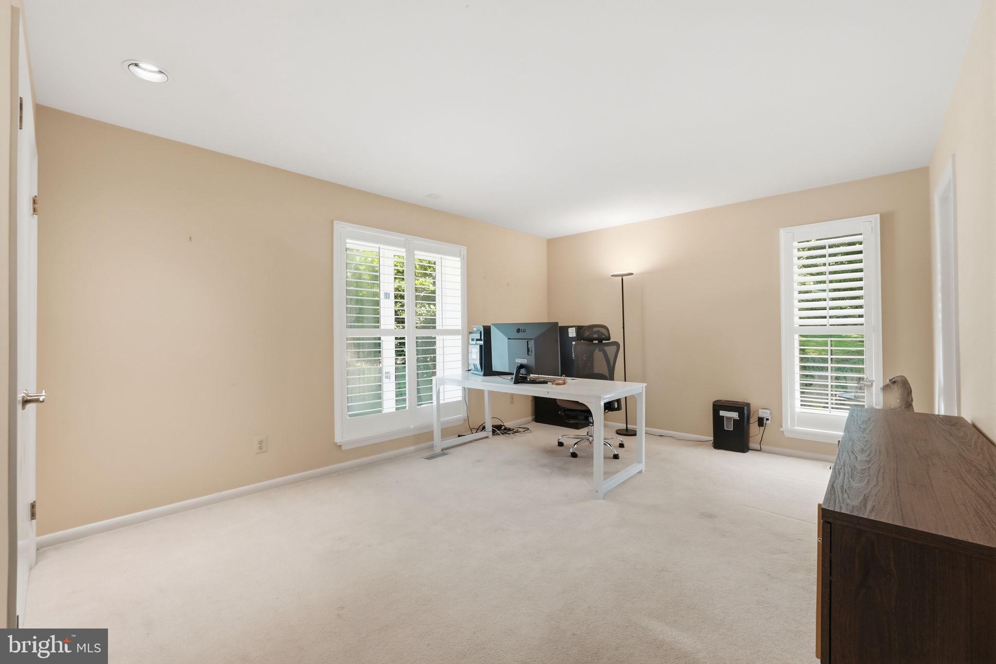 11621 LAKE POTOMAC DRIVE