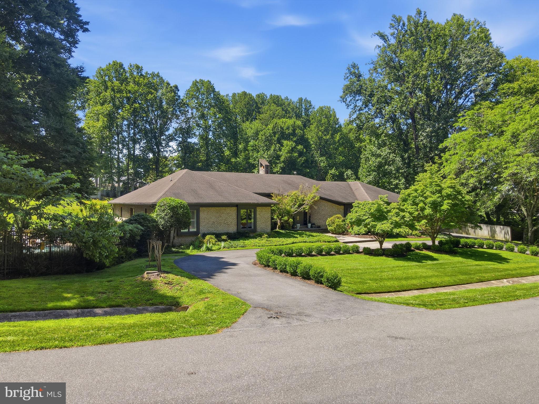 11621 LAKE POTOMAC DRIVE