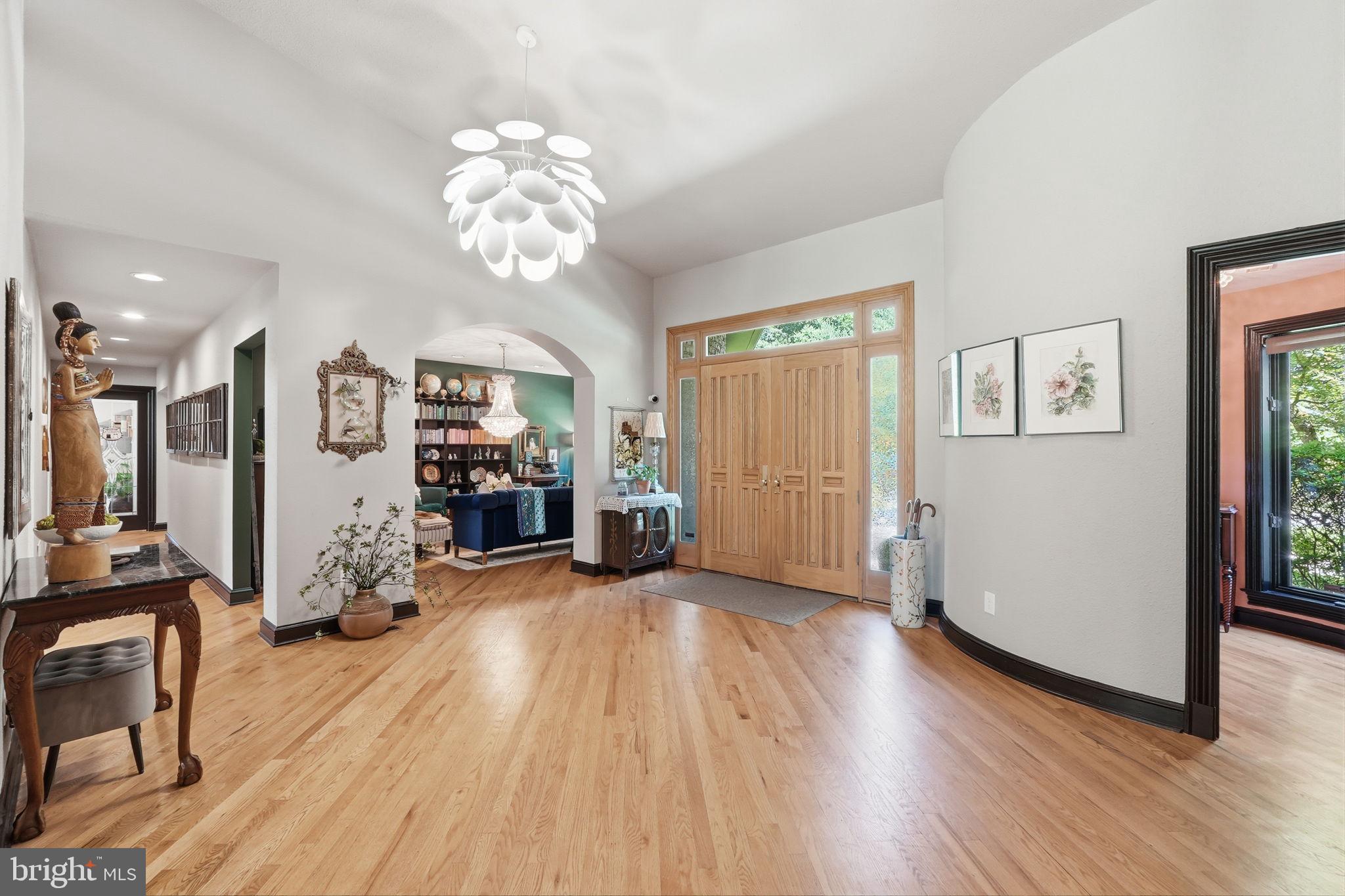 11621 LAKE POTOMAC DRIVE
