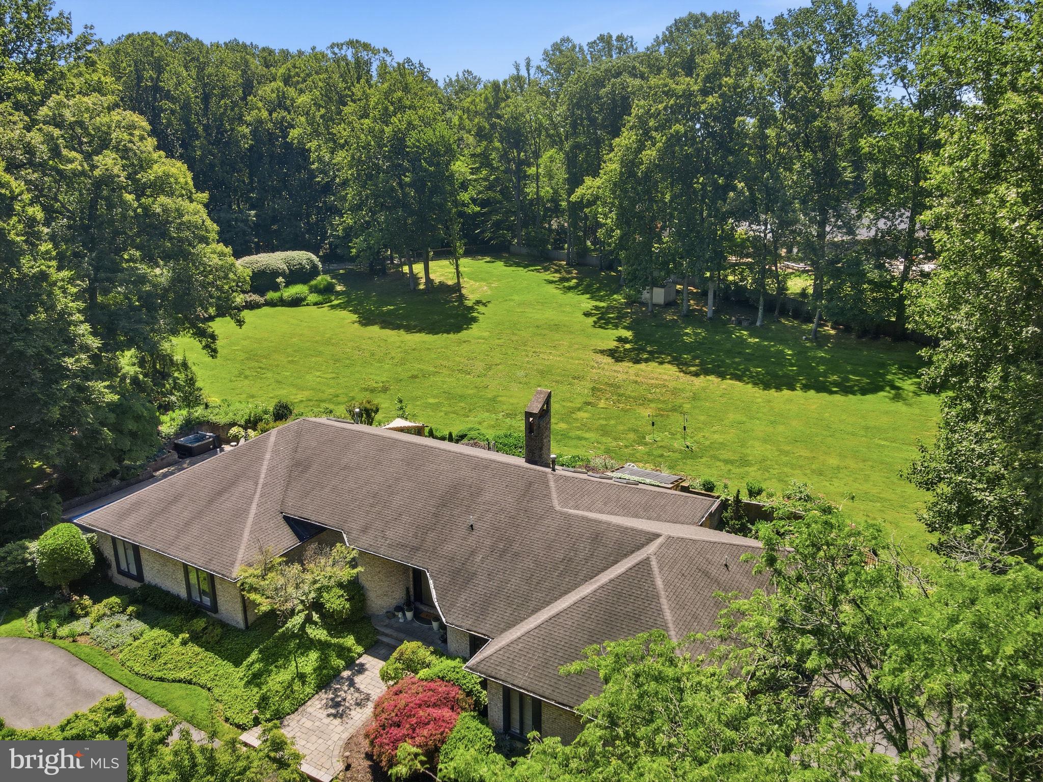 11621 LAKE POTOMAC DRIVE