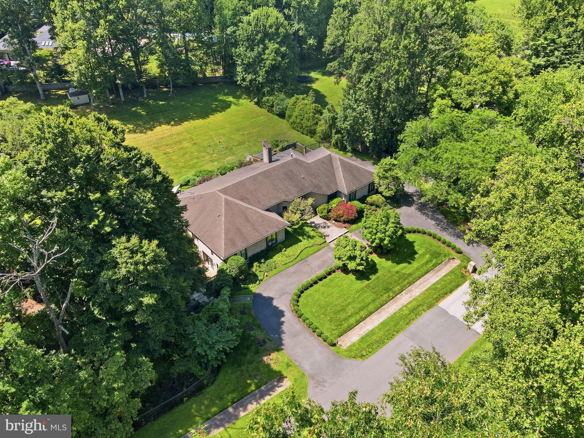 11621 LAKE POTOMAC DRIVE