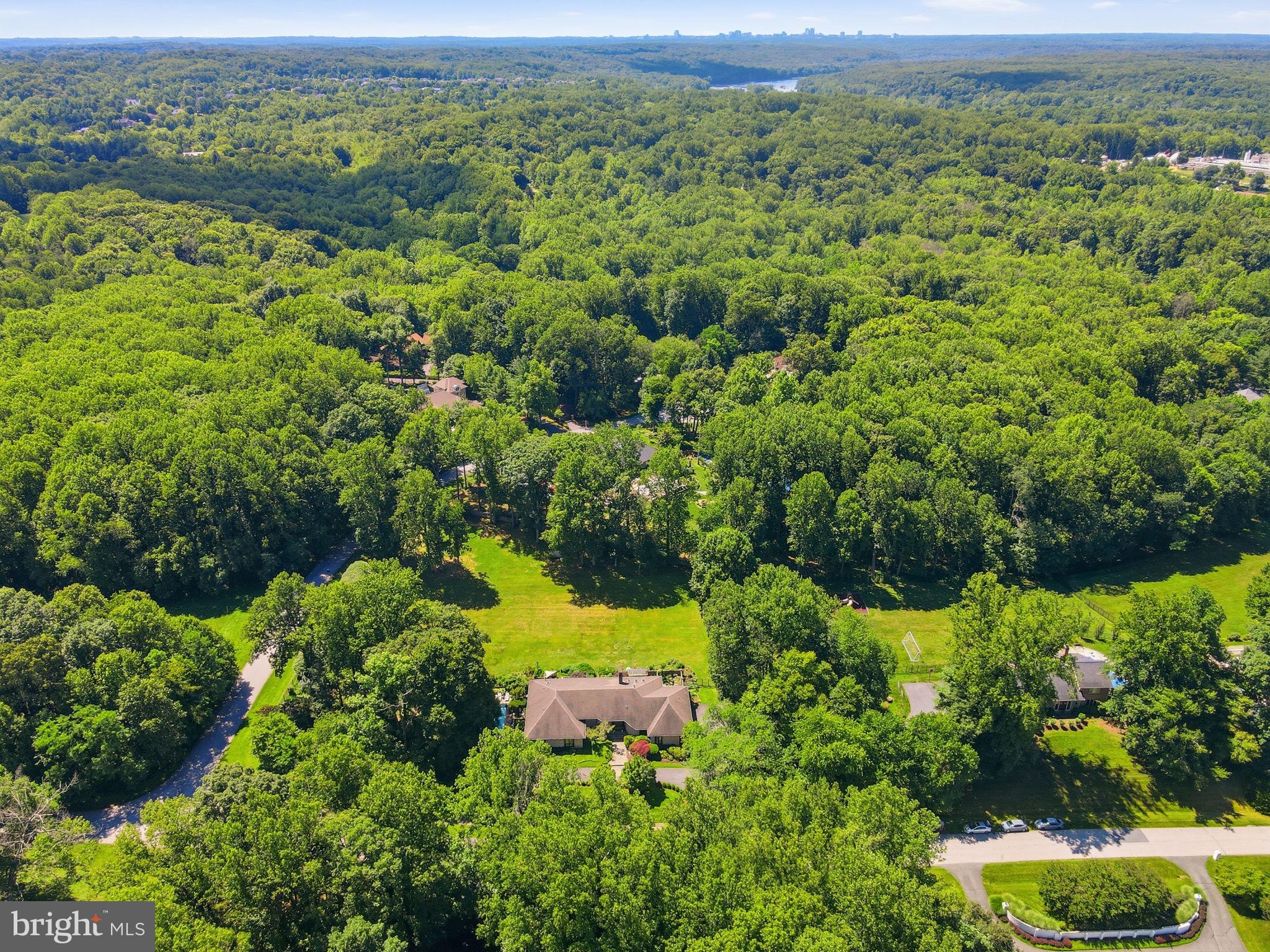 11621 LAKE POTOMAC DRIVE