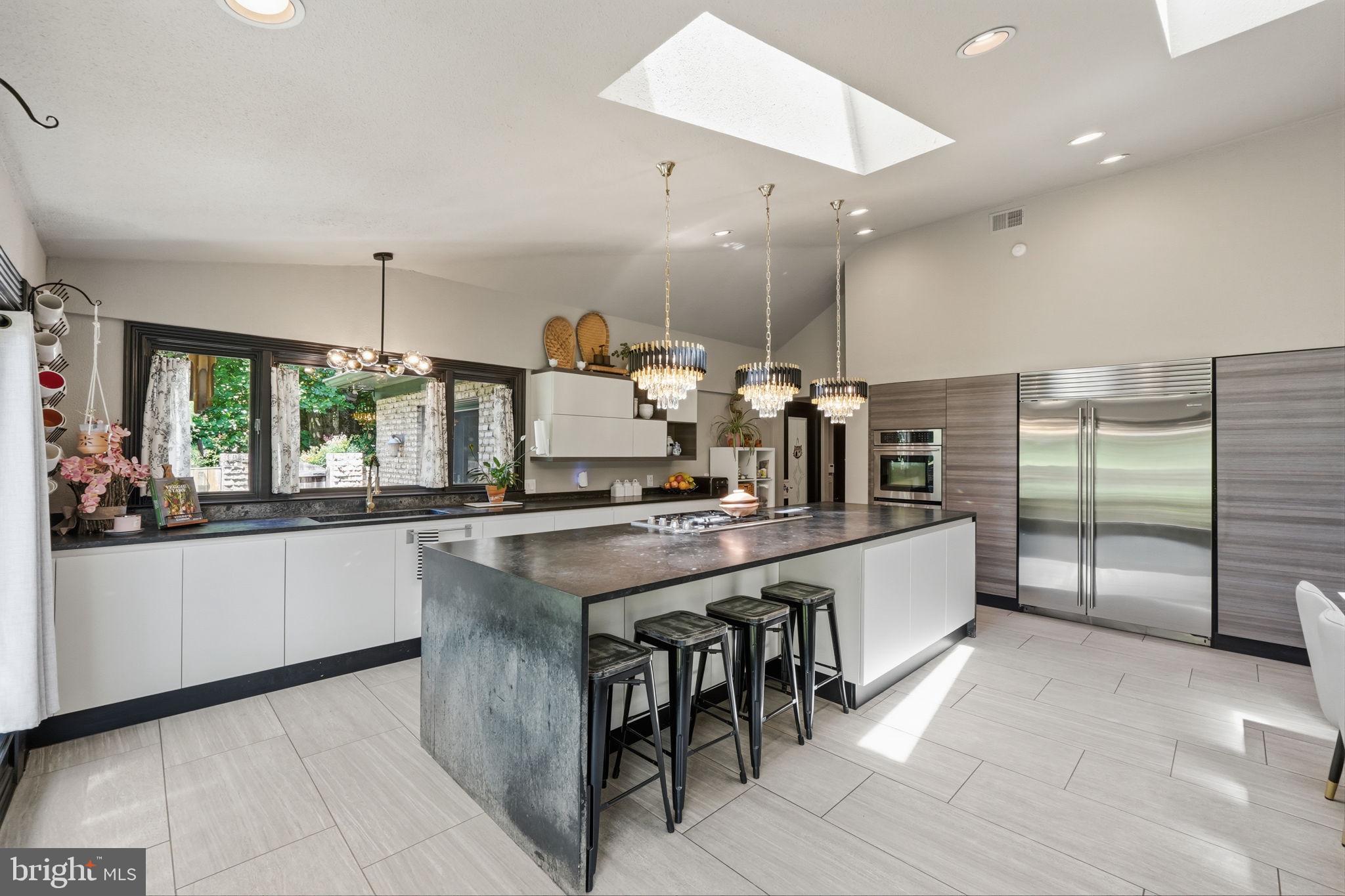 11621 LAKE POTOMAC DRIVE
