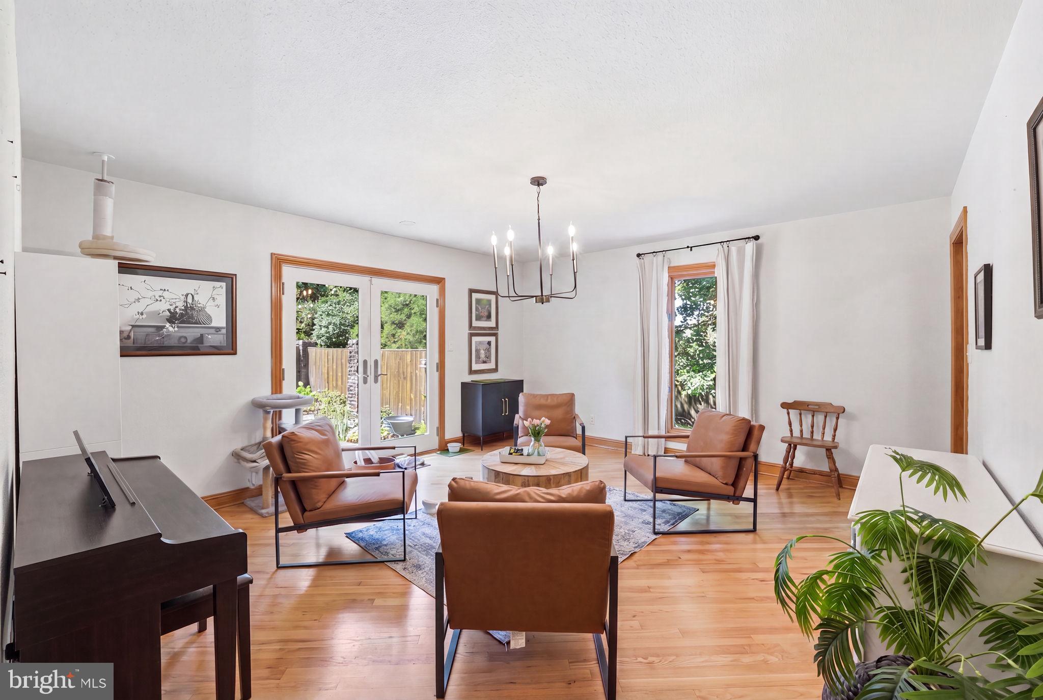 11621 LAKE POTOMAC DRIVE