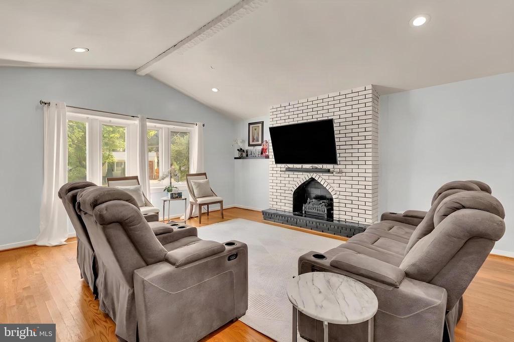12812 BUSHEY DRIVE