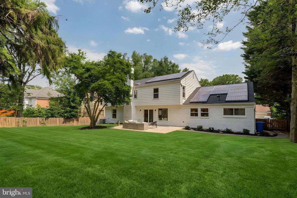 8740 SLEEPY HOLLOW LANE