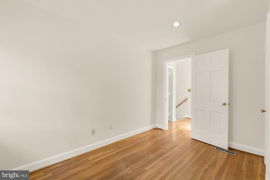 5806 WILSON LANE