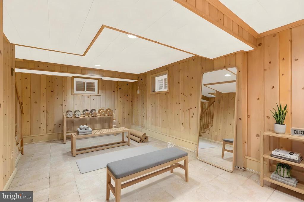 5806 WILSON LANE