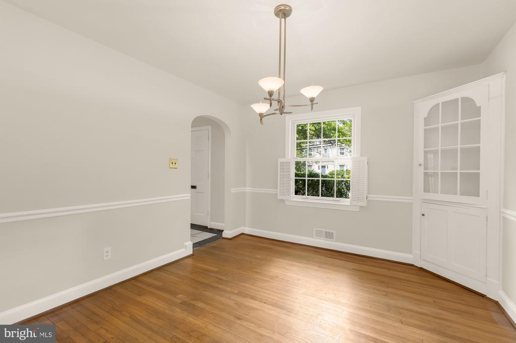 5806 WILSON LANE