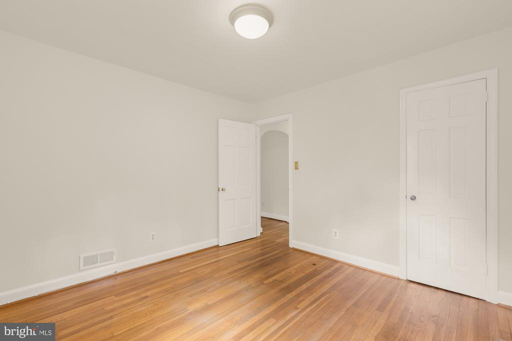 5806 WILSON LANE