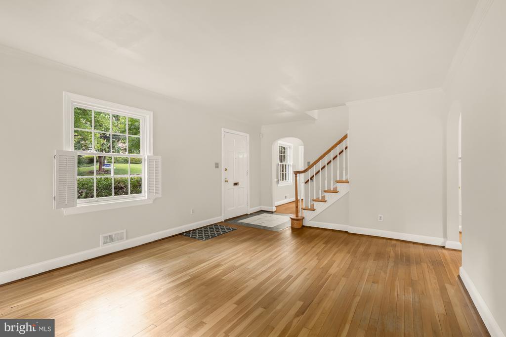 5806 WILSON LANE