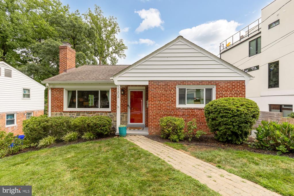 5204 DANBURY ROAD