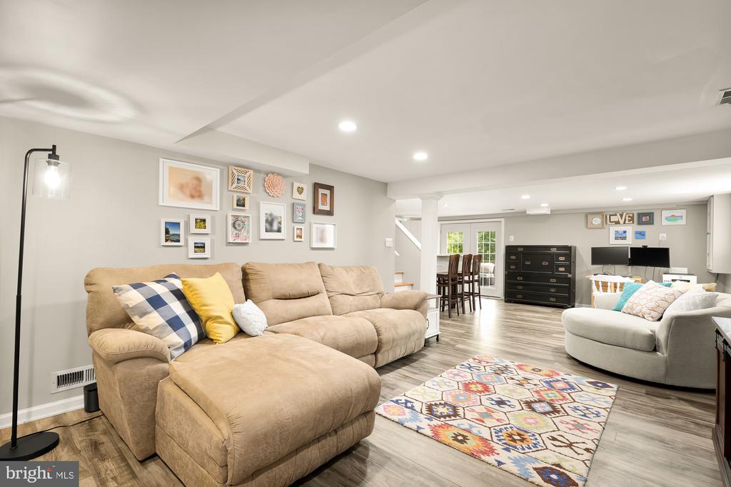 5204 DANBURY ROAD