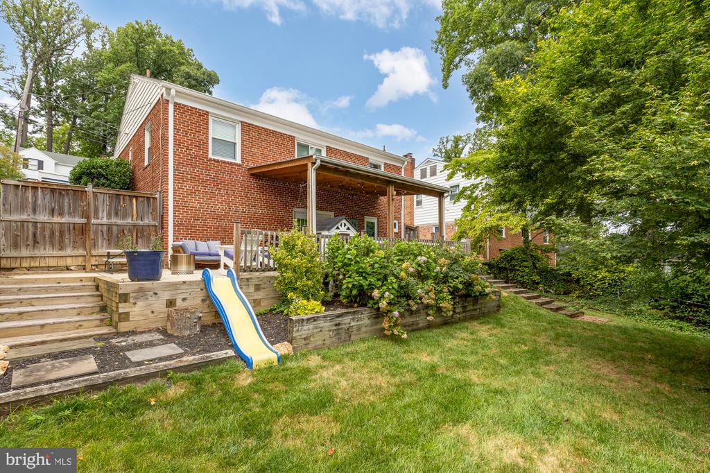 5204 DANBURY ROAD