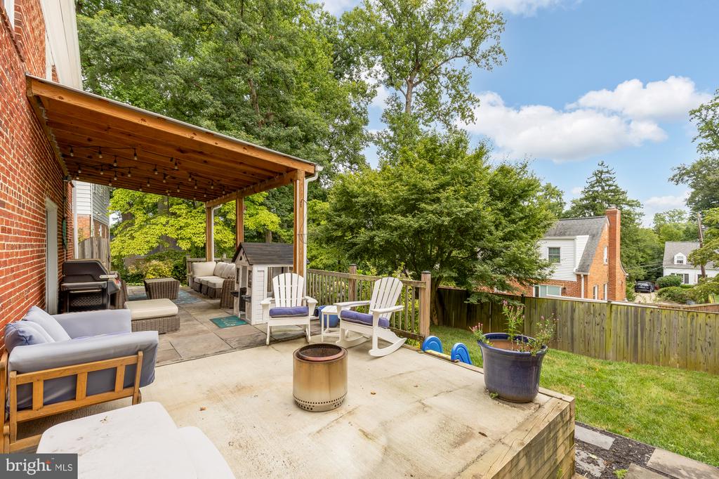 5204 DANBURY ROAD