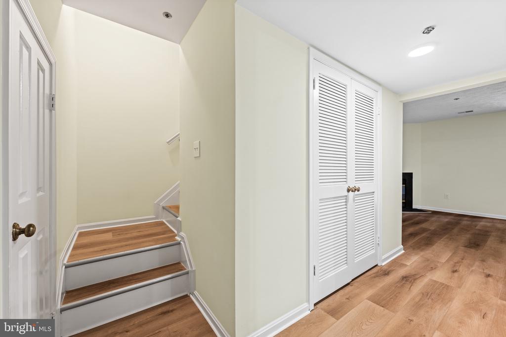 2615 CHIVALRY COURT