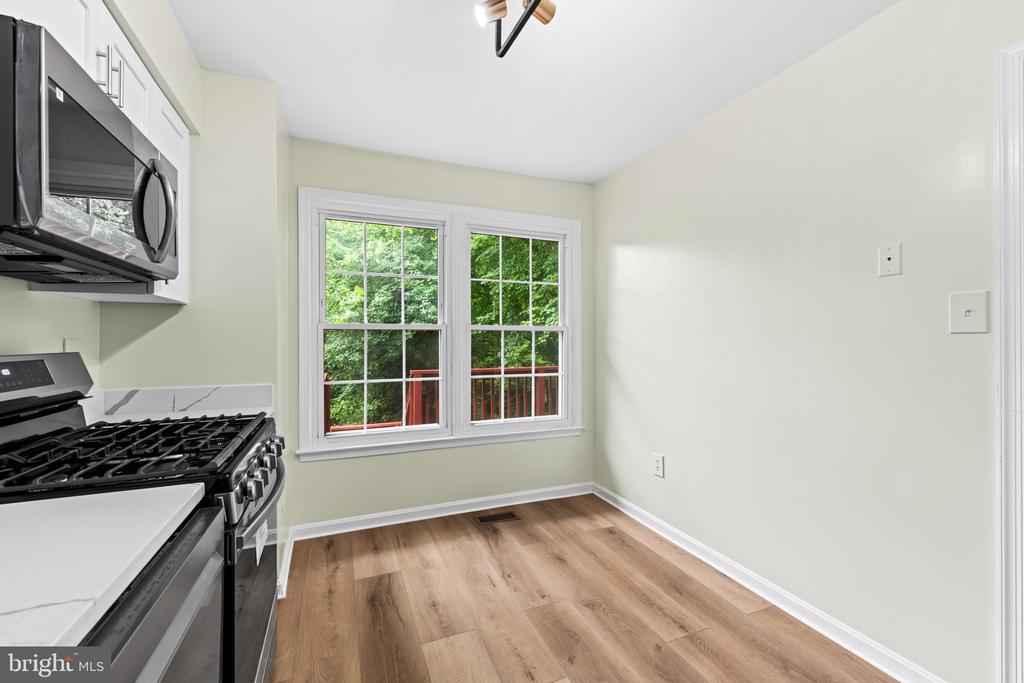 2615 CHIVALRY COURT