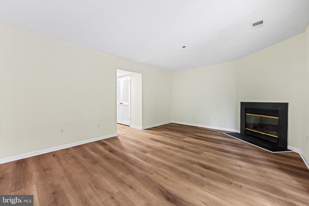 2615 CHIVALRY COURT