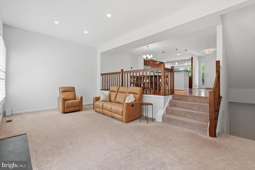 4902 CLOISTER DRIVE