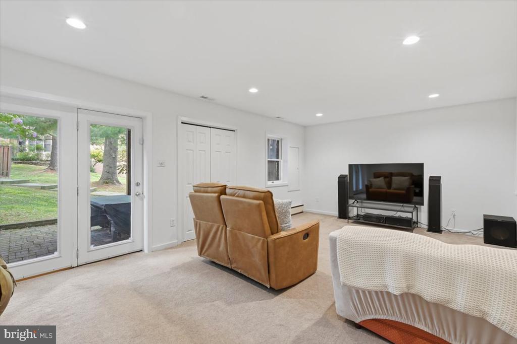 4902 CLOISTER DRIVE